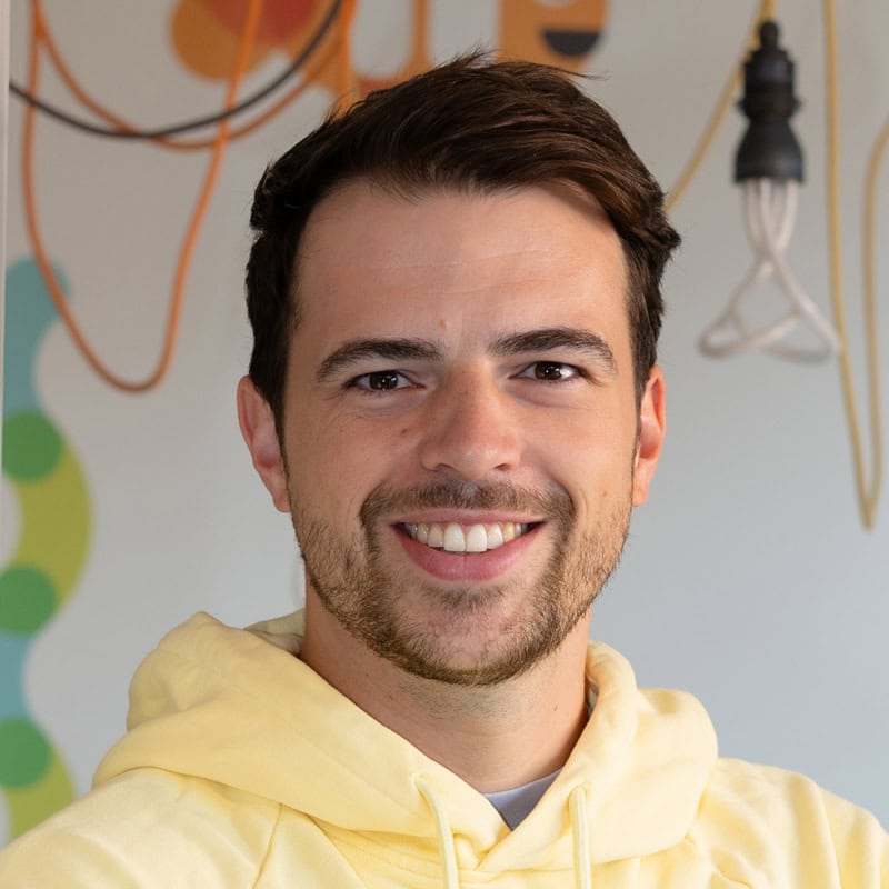 Porträt von Felix Grabowsky. Leitung der Kita kinderzimmer Königslande