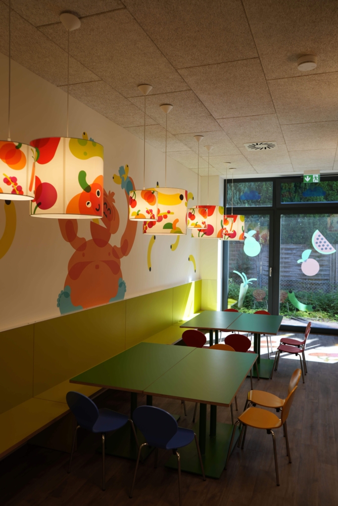 Ein Kinderrestaurant in der Kita kinderzimmer Bornheide in Hamburg Osdorf