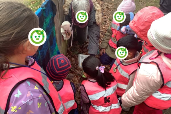 kita-kinderzimmer-heidbrook-hamburg-neugraben-ausflug-heidehaus Die Kita kinderimmer Heidbrook Hamburg Neugraben Fischbek sammelt Erfahrung in der Natur sammeln